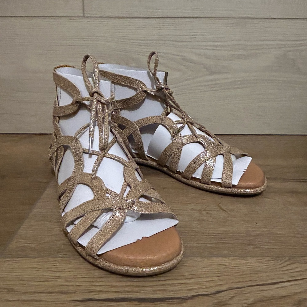 Gentle Souls By Kenneth Cole Break My Heart 3 Raffis US 5.5 MSRP $149